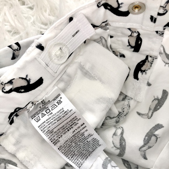 Old Navy White and Black Toucans Shorts Size 5T - Picture 5 of 5